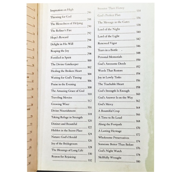 Moments of Peace in the Presence of God - Hardcover Devotional Book - 384 pages - Picture 7 of 13